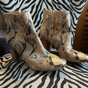 Lucky Brand ankle Boots